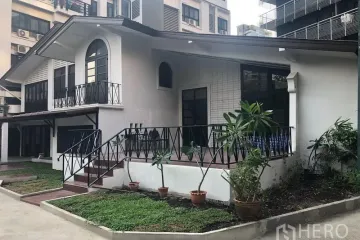 3 Bedroom Commercial for rent in Khlong Tan Nuea, Bangkok