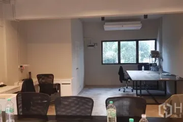 Office for rent in Phra Khanong Nuea, Bangkok near BTS Ekkamai