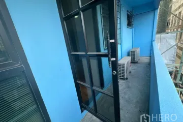 Office for rent in Silom, Bangkok near BTS Chong Nonsi