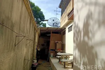 3 Bedroom House for sale in Bang Chak, Bangkok