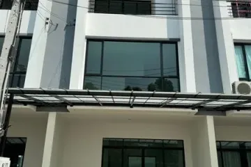 3 Bedroom Office for Sale or Rent in Bang Chak, Bangkok