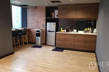 Warehouse / Factory for rent in Khlong Tan Nuea, Bangkok