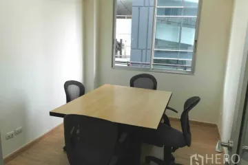 Warehouse / Factory for rent in Khlong Tan Nuea, Bangkok