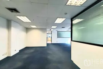 Warehouse / Factory for rent in Khlong Tan Nuea, Bangkok