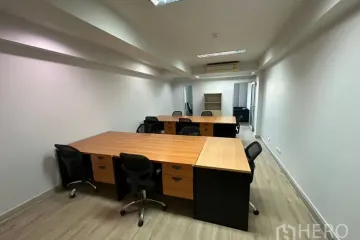 Warehouse / Factory for rent in Khlong Tan Nuea, Bangkok