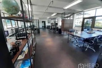 Warehouse / Factory for rent in Khlong Tan Nuea, Bangkok near BTS Thong Lo