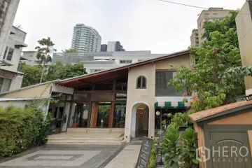 Warehouse / Factory for rent in Khlong Tan Nuea, Bangkok