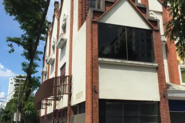 3 Bedroom Warehouse / Factory for rent in Khlong Tan Nuea, Bangkok