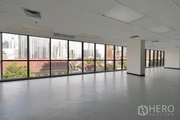 Warehouse / Factory for rent in Lumpini, Bangkok near BTS Chit Lom