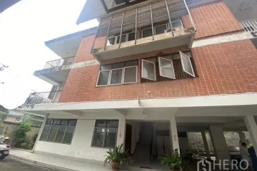 Warehouse / Factory for rent in Khlong Tan Nuea, Bangkok