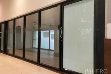 Warehouse / Factory for rent in Phra Khanong Nuea, Bangkok near BTS Ekkamai