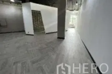 Office for rent in Phra Khanong Nuea, Bangkok near BTS Phra Khanong