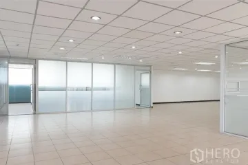 Warehouse / Factory for rent in Yan Nawa, Bangkok