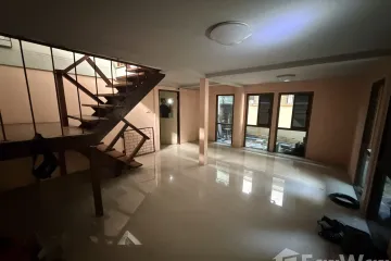 6 Bedroom House for rent in Thung Wat Don, Bangkok near BTS Surasak