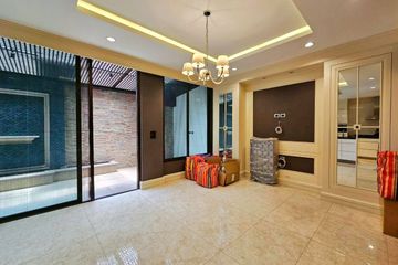 3 Bedroom Townhouse for Sale or Rent in Phra Khanong Nuea, Bangkok near BTS Ekkamai