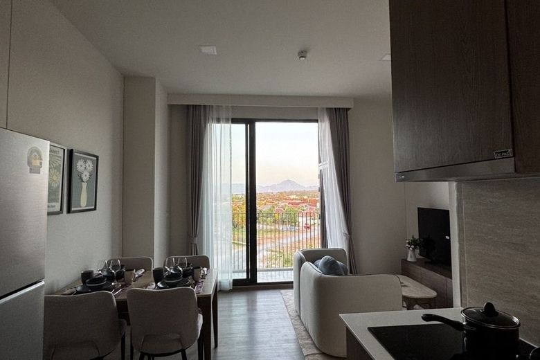 1 Bedroom Condo For Rent