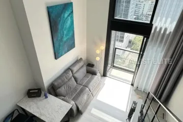 1 Bedroom Condo for sale in Silom, Bangkok near BTS Surasak