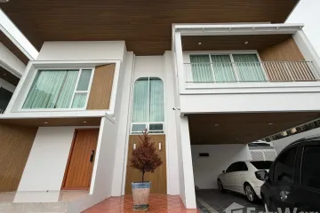 5 Bedroom House for sale in Sala Thammasop, Bangkok