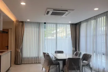 3 Bedroom Townhouse for rent in Klang Nivas, Khlong Tan Nuea, Bangkok