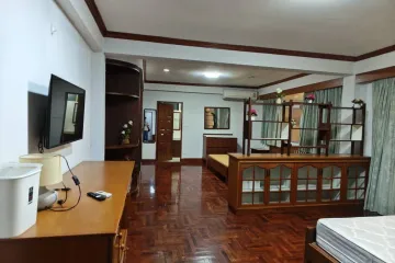 Apartment for rent in Hydon Apartment, Khlong Toei, Bangkok near BTS Nana