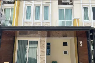 3 Bedroom Townhouse for rent in Golden Town Chalermprakiat &ndash; Suanluang, Dokmai, Bangkok