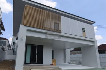 4 Bedroom House for rent in Sam Sen Nok, Bangkok