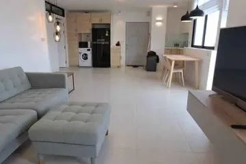 2 Bedroom Condo for rent in J.C. Tower, Khlong Tan Nuea, Bangkok near BTS Saphan Kwai