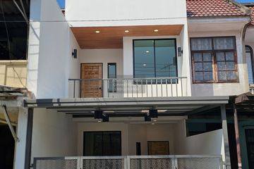 2 Bedroom Townhouse for sale in Sanam Bin, Bangkok