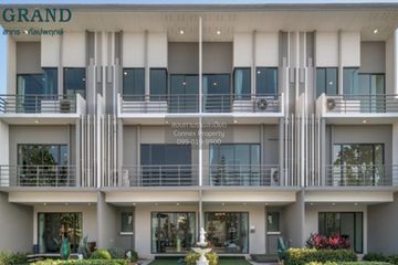 4 Bedroom Townhouse for sale in Bang Khae, Bangkok