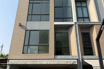 3 Bedroom Townhouse for rent in Estara Haven Pattanakarn 20, Suan Luang, Bangkok