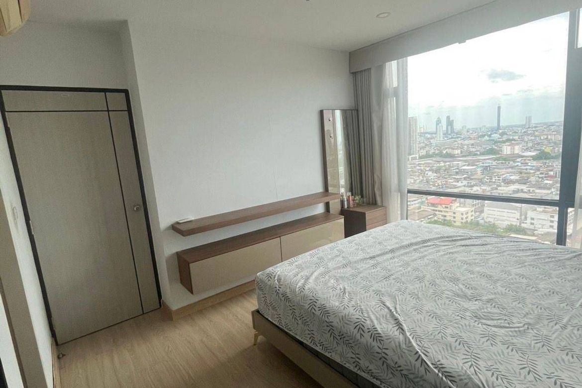 Sathon, Bangkok - Photo 3