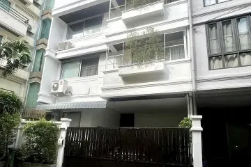 Townhouse for Sale or Rent in Phra Khanong Nuea, Bangkok