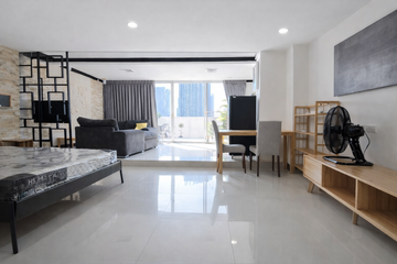 1 Bedroom Condo for sale in First Tower condominium, Khlong Toei Nuea, Bangkok near Airport Rail Link Makkasan
