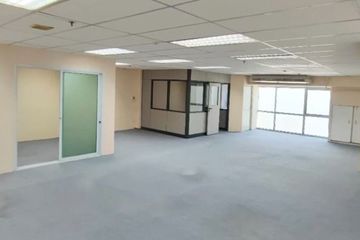 Office for rent in Sukhumvit Suite, Khlong Toei Nuea, Bangkok near BTS Nana
