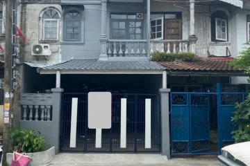 2 Bedroom Townhouse for Sale or Rent in Bang Chak, Bangkok