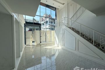 Commercial for rent in The Taste Thong Lor, Khlong Tan Nuea, Bangkok