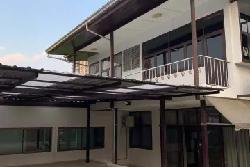 5 Bedroom House for rent in Bang Chak, Bangkok near BTS Punnawithi