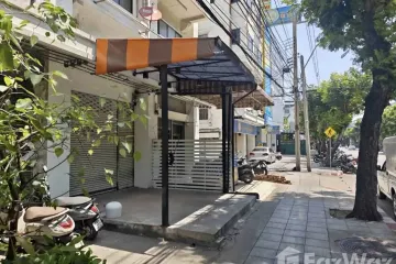 4 Bedroom Commercial for rent in Chong Nonsi, Bangkok