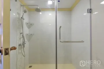 2 Bedroom Apartment for rent in Khlong Tan Nuea, Bangkok