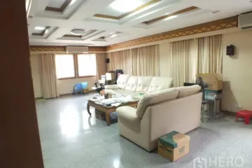 4 Bedroom House for rent in Thung Maha Mek, Bangkok