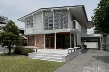 4 Bedroom House for rent in Phra Khanong Nuea, Bangkok