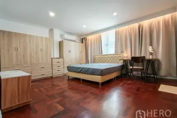 6 Bedroom House for rent in Bang Phong Pang, Bangkok