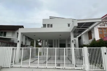 3 Bedroom House for rent in Saphan Sung, Bangkok