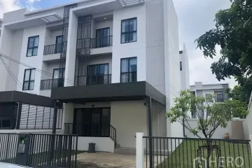 3 Bedroom Townhouse for rent in Saphan Sung, Bangkok