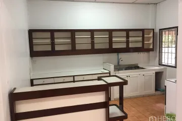 3 Bedroom Townhouse for rent in Khlong Tan, Bangkok near BTS Phrom Phong