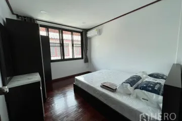 3 Bedroom Townhouse for rent in Sam Sen Nok, Bangkok
