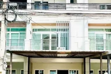 3 Bedroom Townhouse for rent in Baan Klang Muang Urbanion Srinakarin, Nong Bon, Bangkok near MRT Si Udom