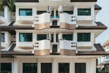 5 Bedroom Townhouse for rent in Phra Khanong Nuea, Bangkok near BTS Phra Khanong