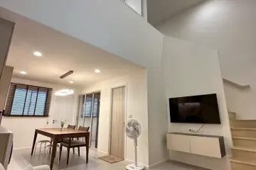 3 Bedroom Townhouse for rent in Saphan Sung, Bangkok