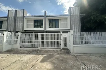 4 Bedroom Townhouse for rent in Khlong Tan Nuea, Bangkok